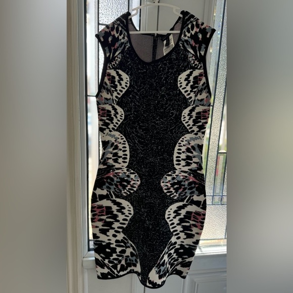 BCBG Maxazria Bodycon Audrie Butterfly Knit Jacquard black dress (M) - Picture 4 of 7